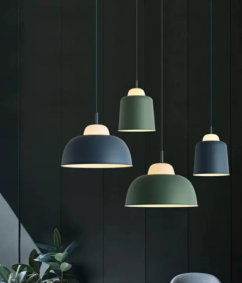 Moderne Farbige Pendelleuchte aus Aluminium