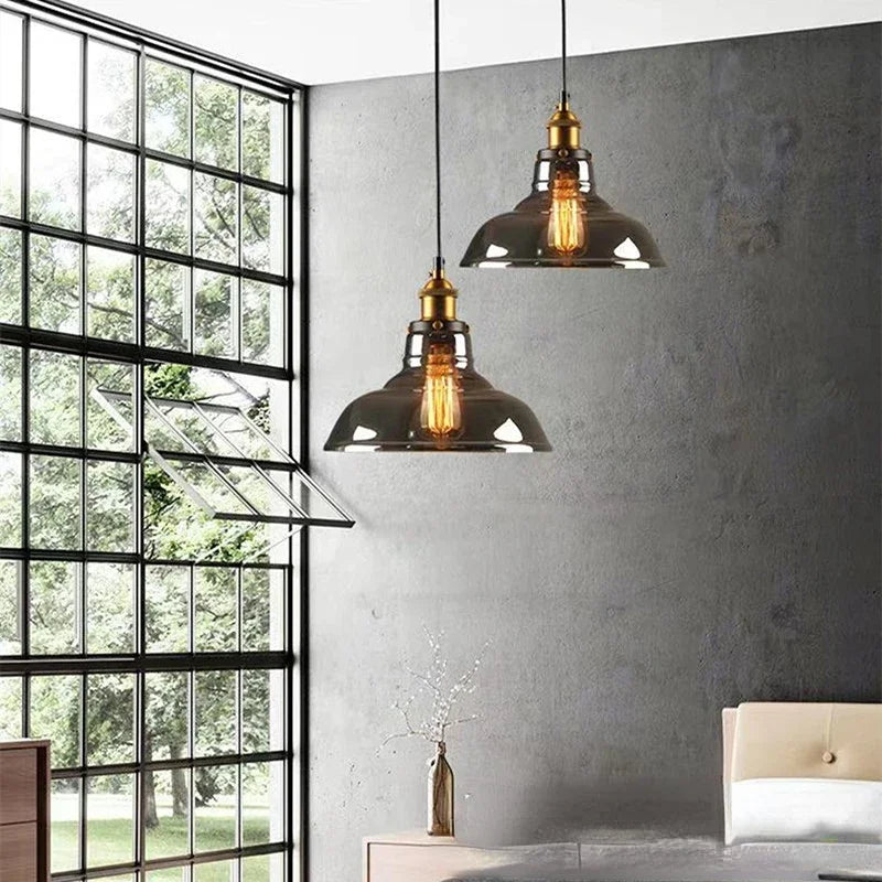 Nordische Glas-Pendelleuchte im Industrial-Vintage-Stil