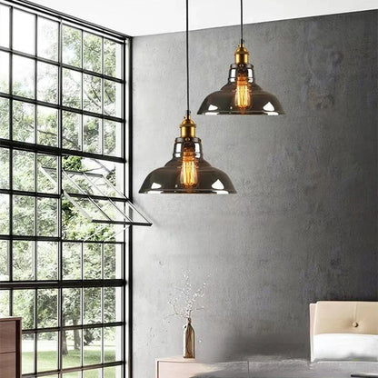 Nordische Glas-Pendelleuchte im Industrial-Vintage-Stil