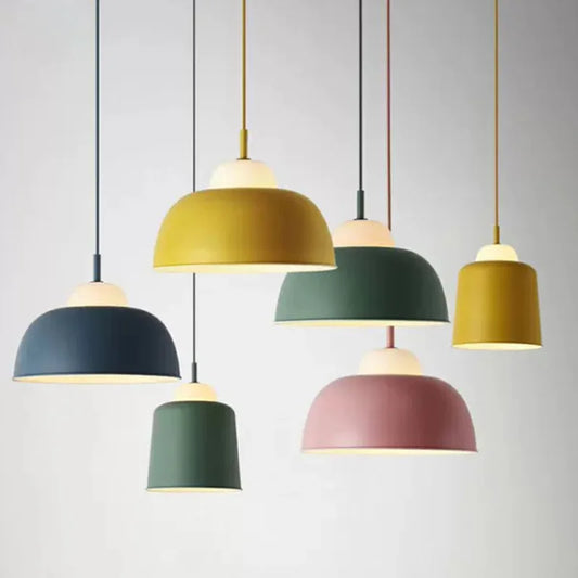 Moderne Farbige Pendelleuchte aus Aluminium