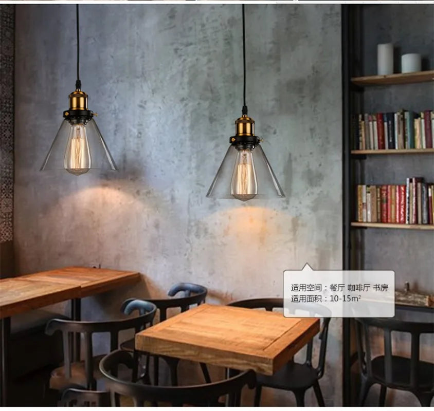 Nordische Glas-Pendelleuchte im Industrial-Vintage-Stil