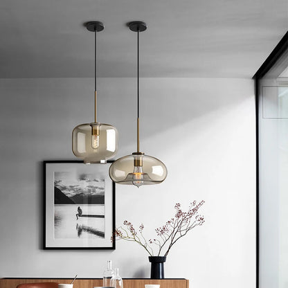 Nordische Glas-Pendelleuchte in Cognac-Tönen