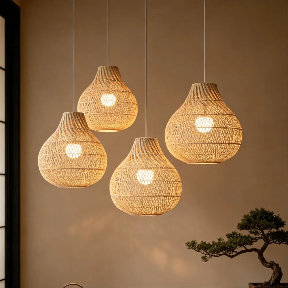 Handgeflochtene Rattan-Pendelleuchte im Tropfendesign