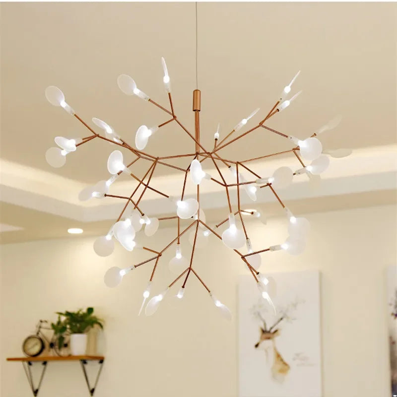 Luxuriöser Glühwürmchen-Kronleuchter mit Astdesign