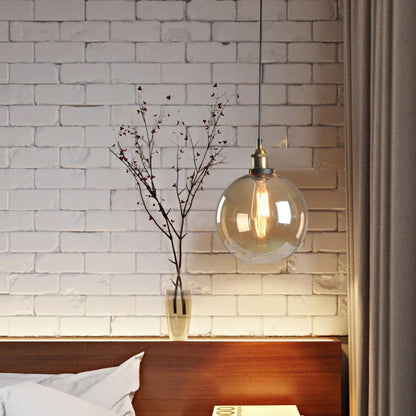 Nordische Glas-Pendelleuchte im Industrial-Vintage-Stil